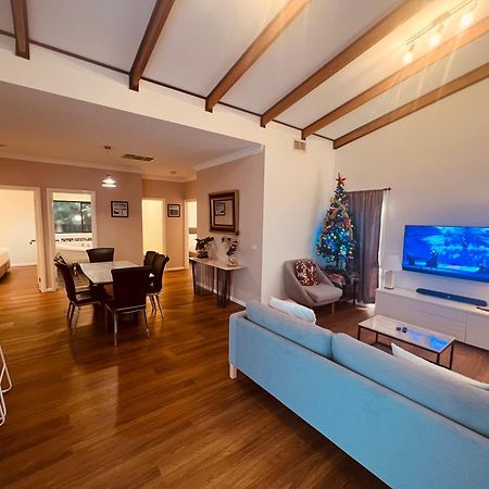 Cosy 4Br Home 15 Minutes Away From Melbourne Airport St Albans Екстериор снимка