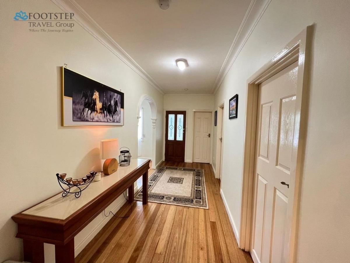 Cosy 4Br Home 15 Minutes Away From Melbourne Airport St Albans Екстериор снимка