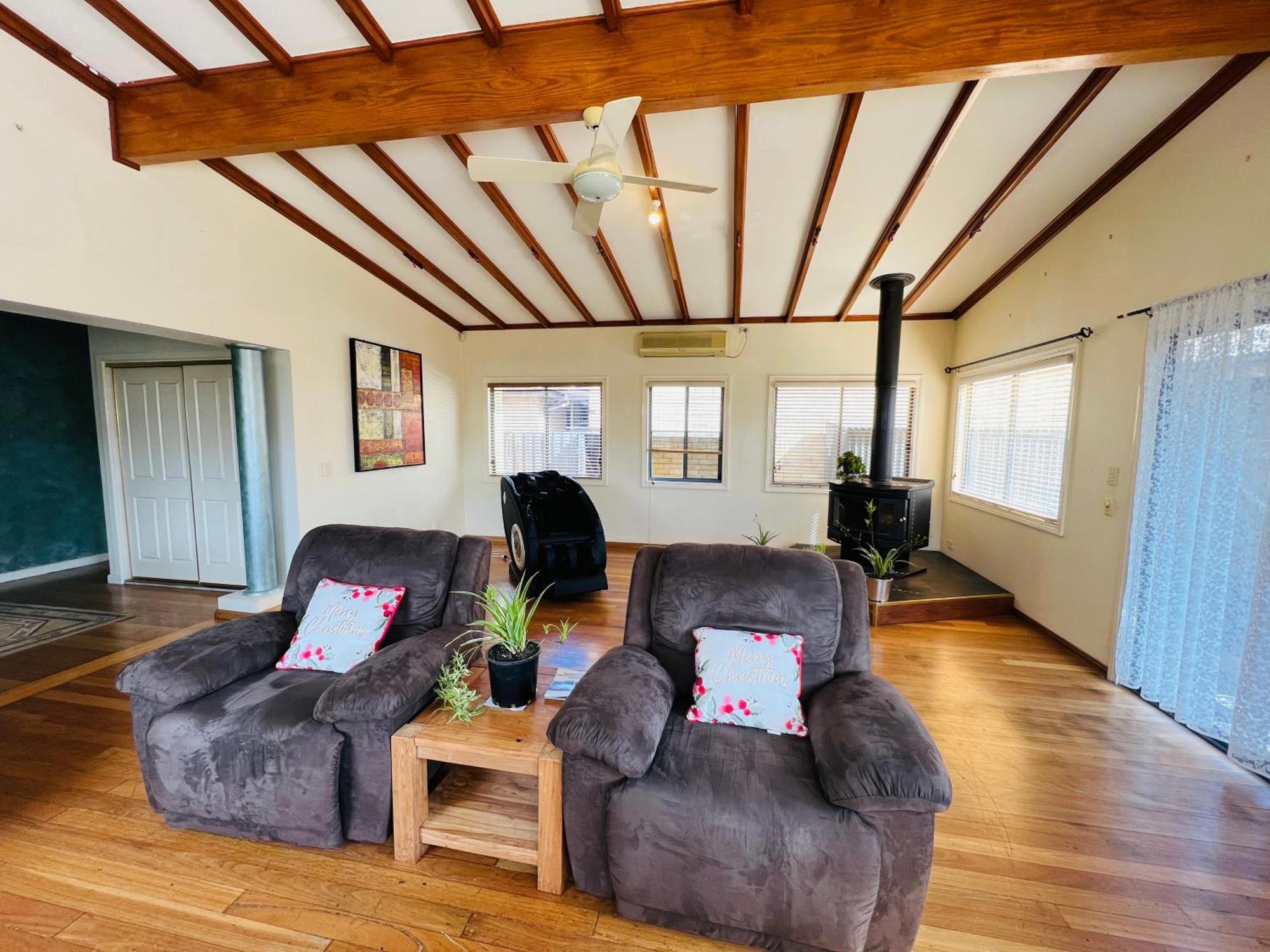 Cosy 4Br Home 15 Minutes Away From Melbourne Airport St Albans Екстериор снимка