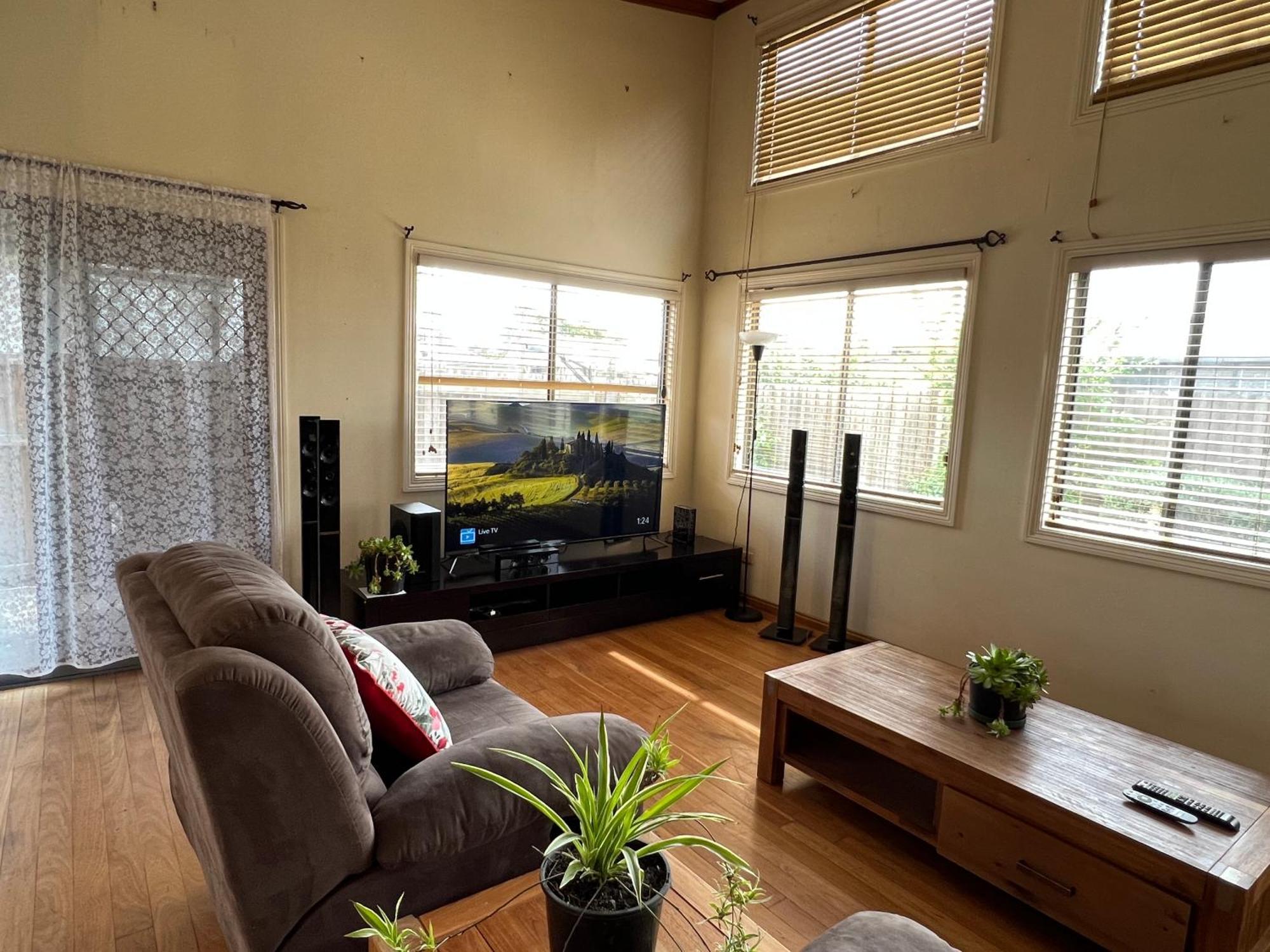 Cosy 4Br Home 15 Minutes Away From Melbourne Airport St Albans Екстериор снимка