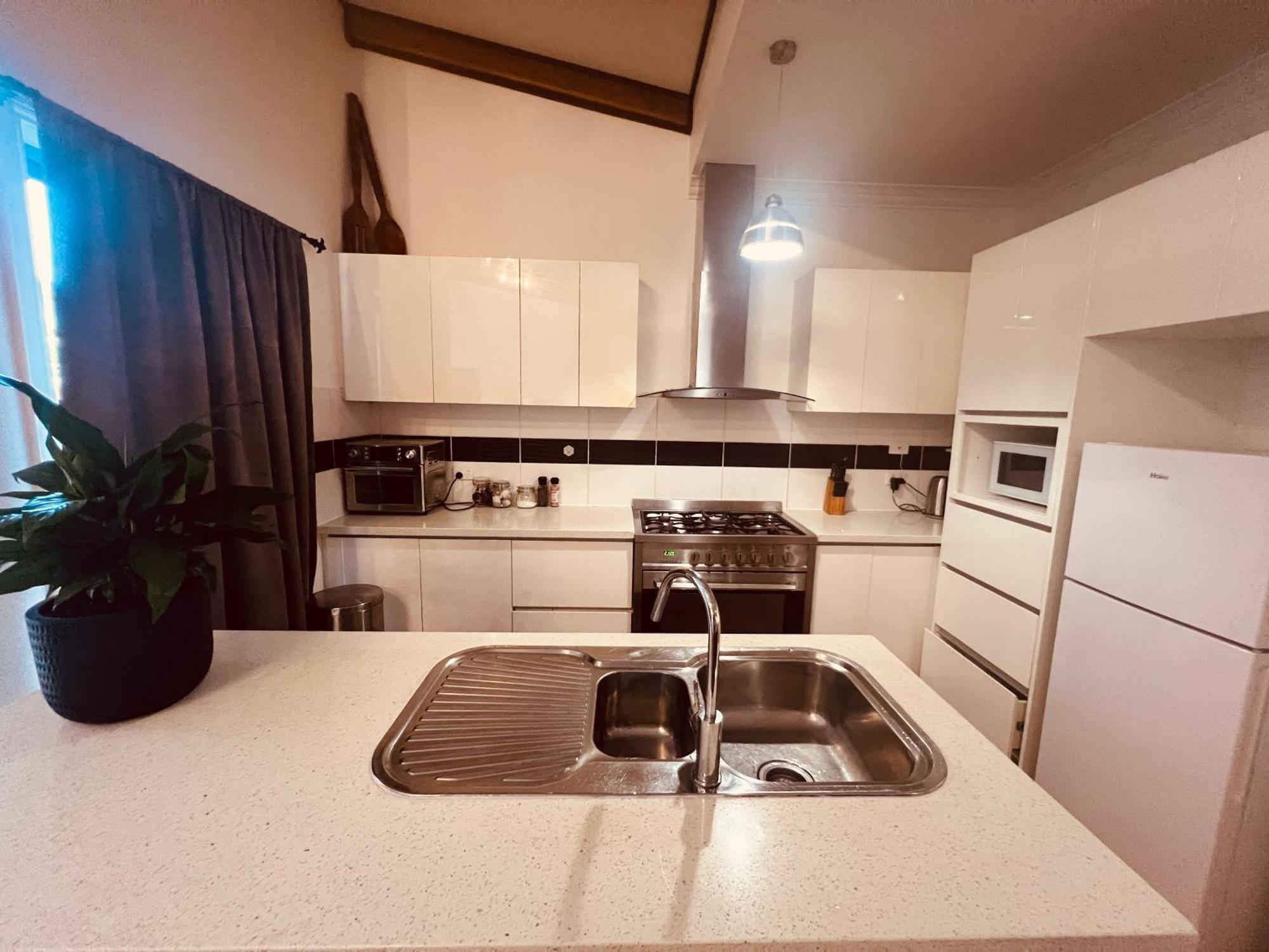 Cosy 4Br Home 15 Minutes Away From Melbourne Airport St Albans Екстериор снимка