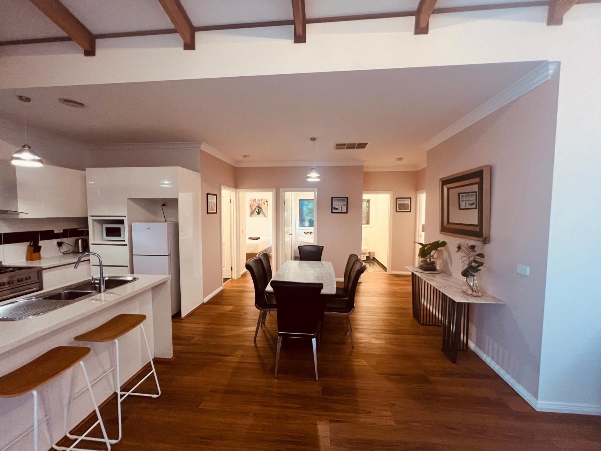 Cosy 4Br Home 15 Minutes Away From Melbourne Airport St Albans Екстериор снимка