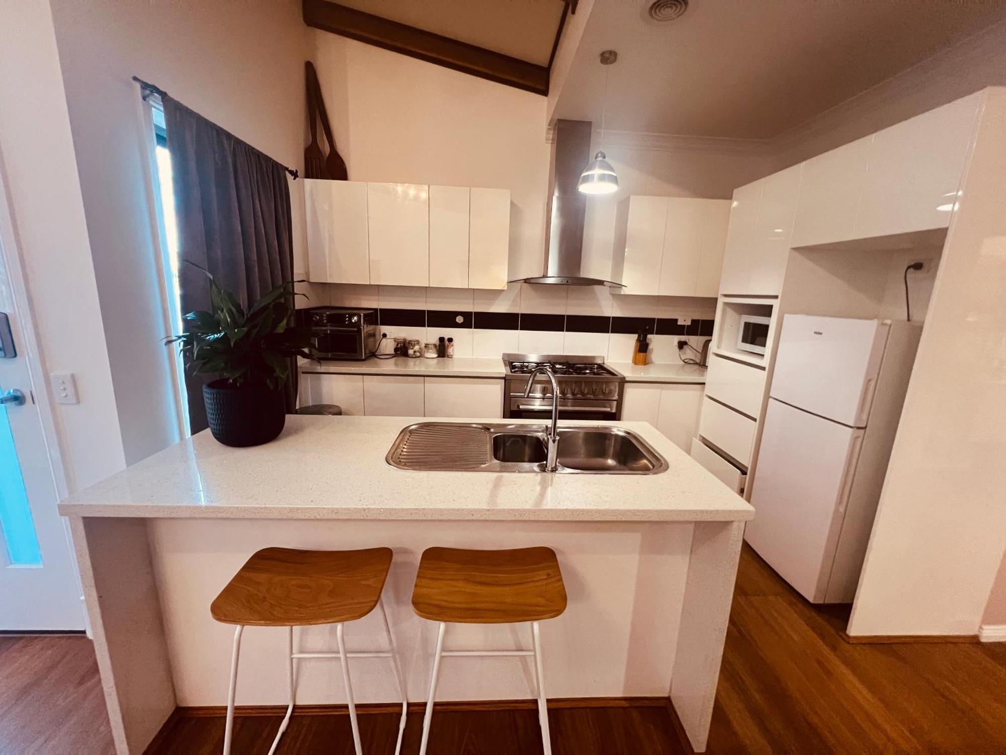 Cosy 4Br Home 15 Minutes Away From Melbourne Airport St Albans Екстериор снимка